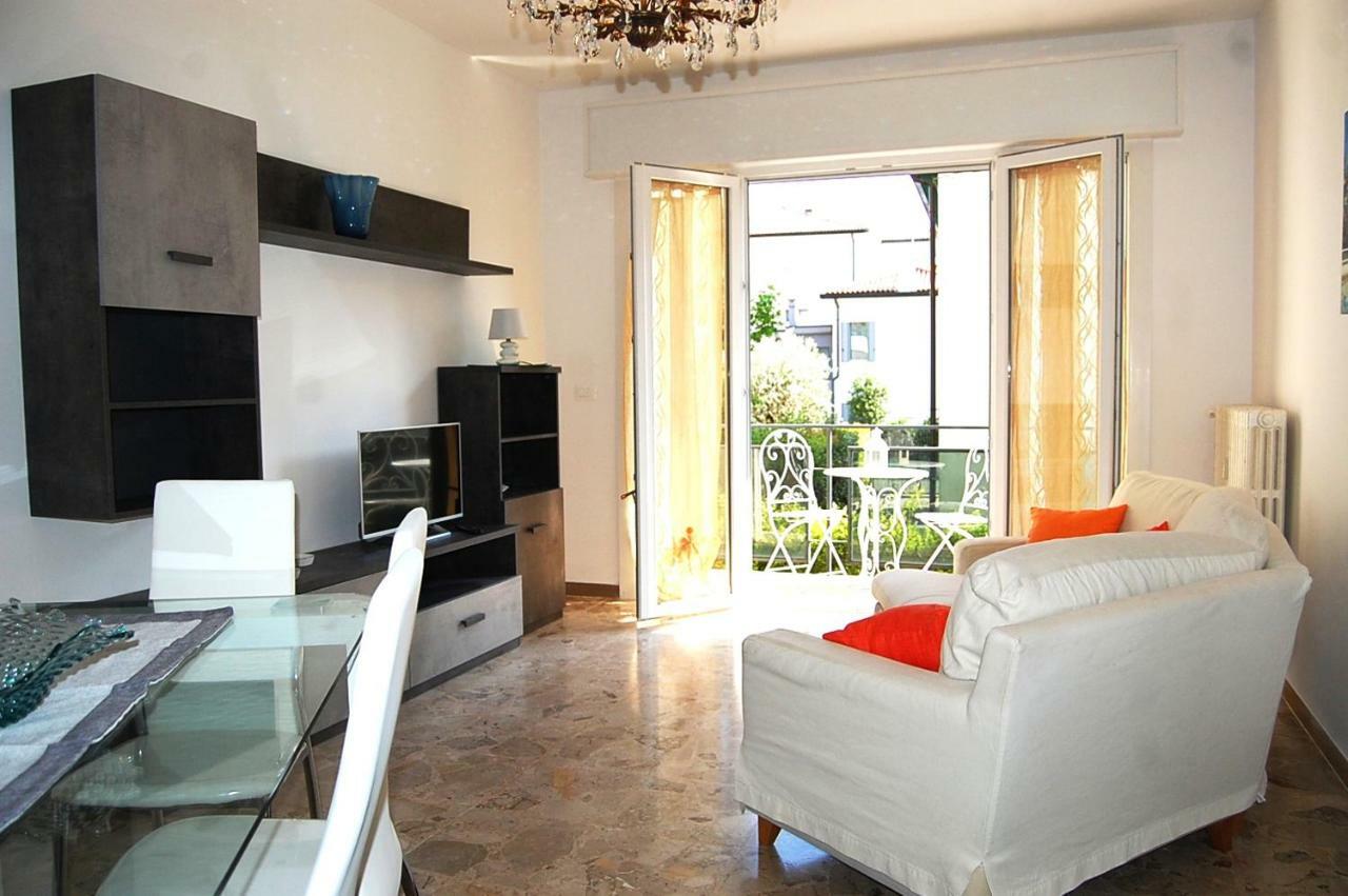 Laura Venice 4 P. 15 M To Venice * Mestre